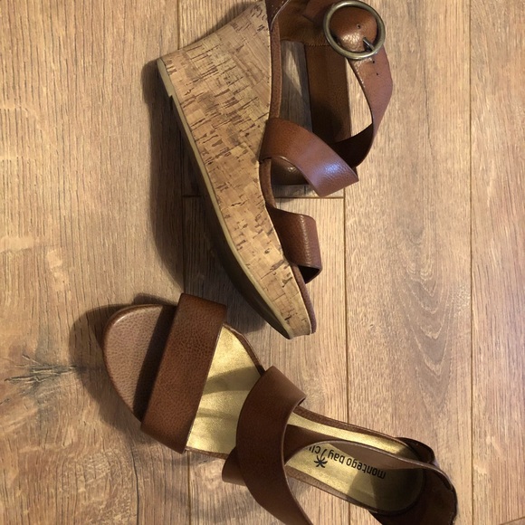 Brown wedge size 6W - Picture 2 of 3